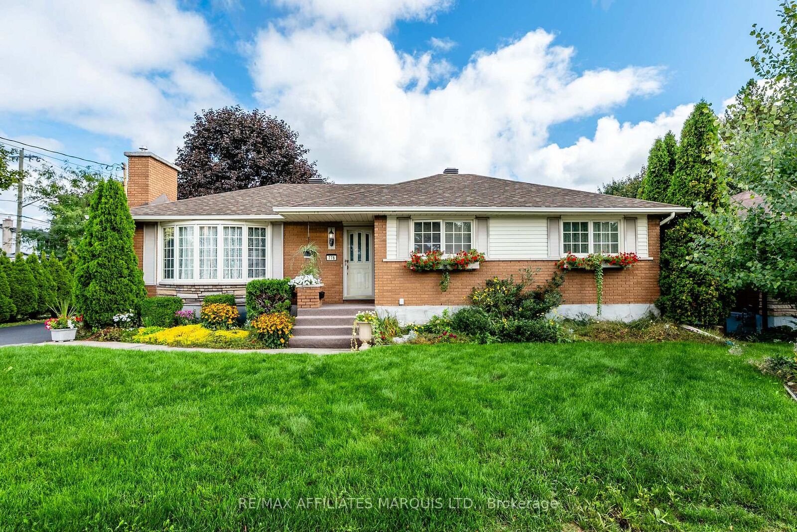 Property Photo: 778 Guy Street ON K6H 4W3