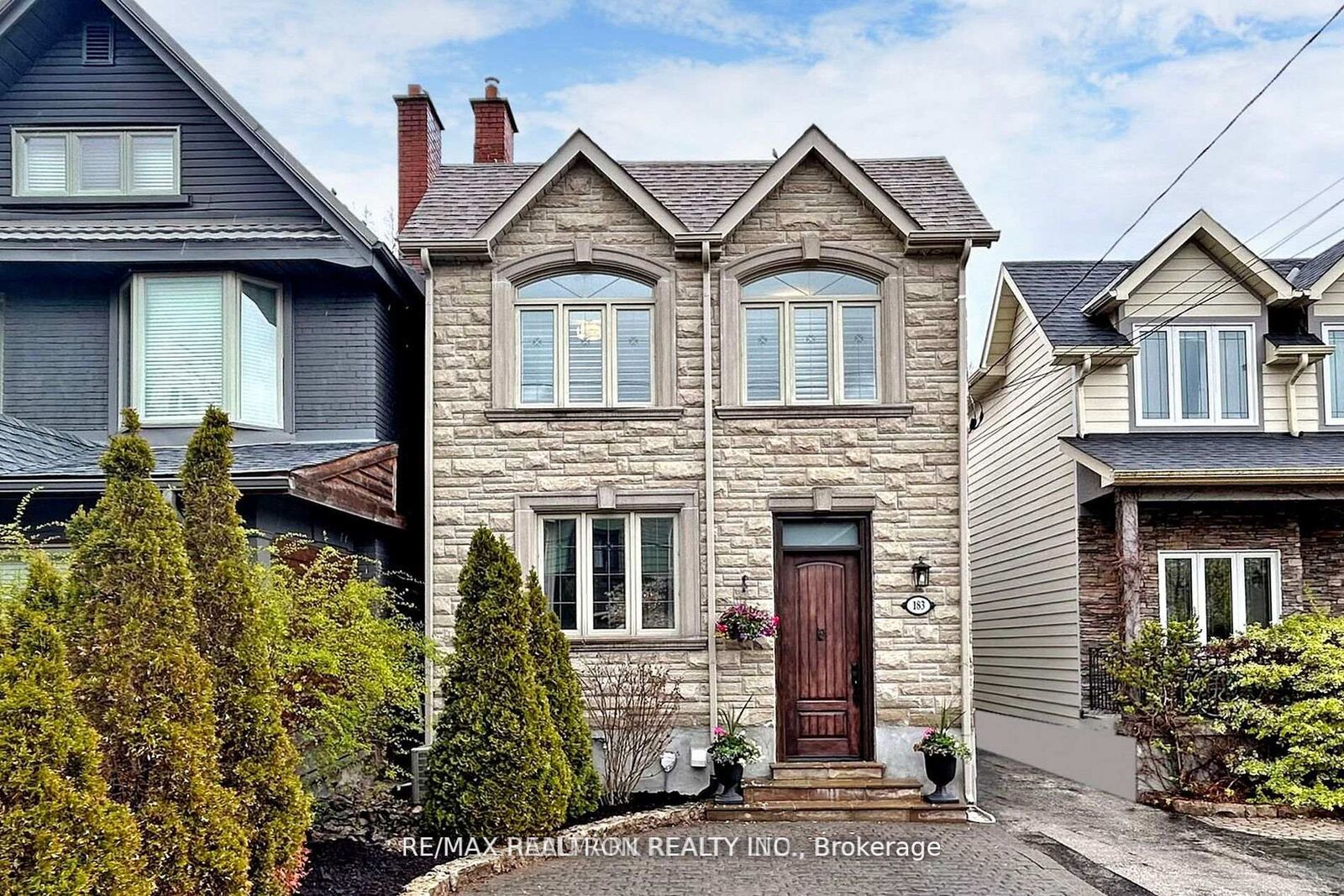 Property Photo:  183 Blantyre Avenue  ON M1N 2R6 