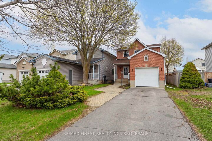 Property Photo:  870 Walker Court  ON K7M 8L2 