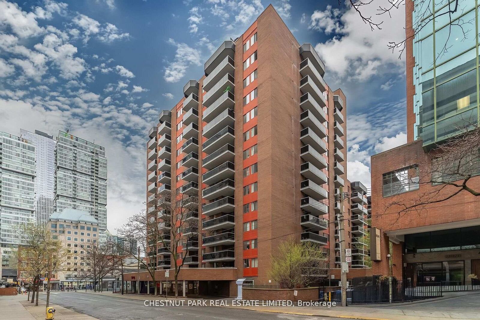 Property Photo: 20 Saint Patrick Street 621 ON M5T 2Y4