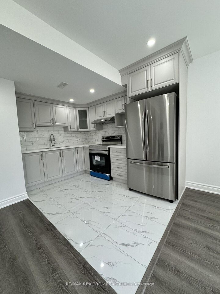 Property Photo:  105 Auckland Drive  ON L1P 0J4 