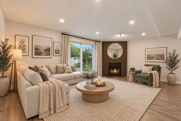 Property Photo:  382 Duval Lane  ON K1E 2K2 