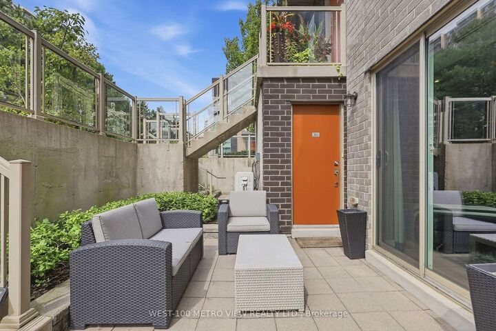 Property Photo:  3 Applewood Lane 102  ON M9C 0C1 