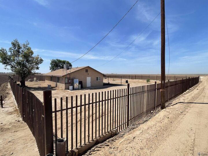 Property Photo:  12552 S Ave G  AZ 85365 