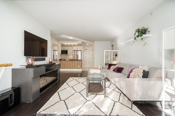 Property Photo: 811 Helmcken Street 403 BC V6Z 1B1