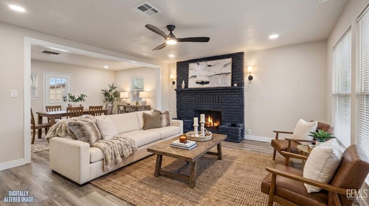 Property Photo:  1320 Castaic Avenue  CA 93308 