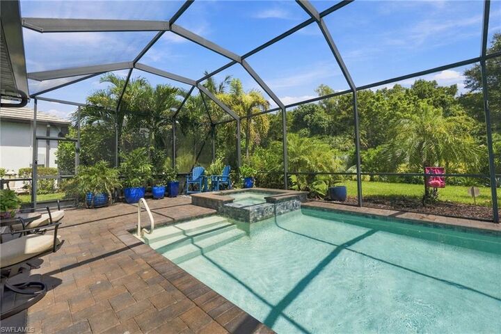 Property Photo: 2324 Grenadines Way FL 34120