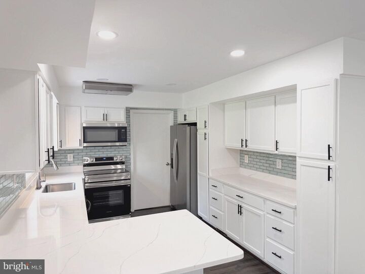 Property Photo:  3207 Superior Lane  MD 20715 