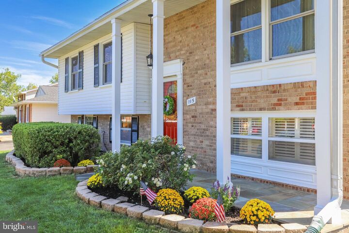 Property Photo:  115 W Church Road  VA 20164 