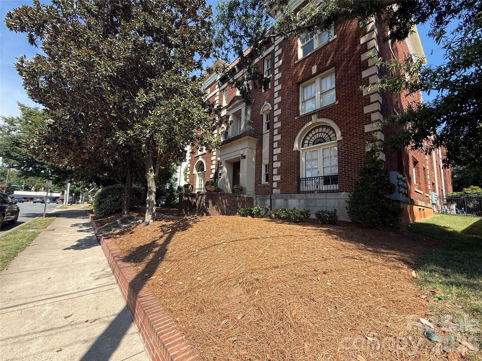 Property Photo:  712 Louise Avenue 203  NC 28204 