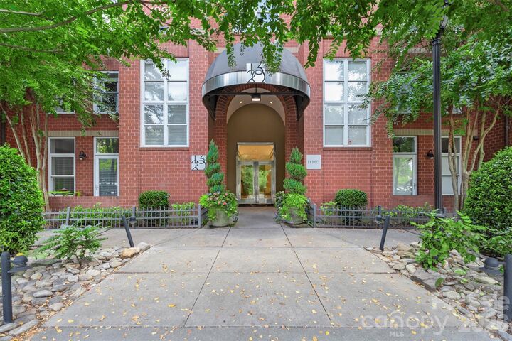 Property Photo:  1320 Fillmore Avenue 113  NC 28203 