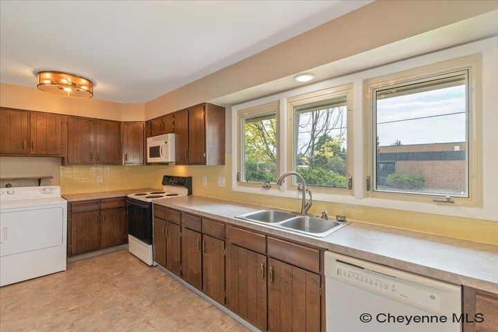 Property Photo:  100 W 29th St  WY 82001 