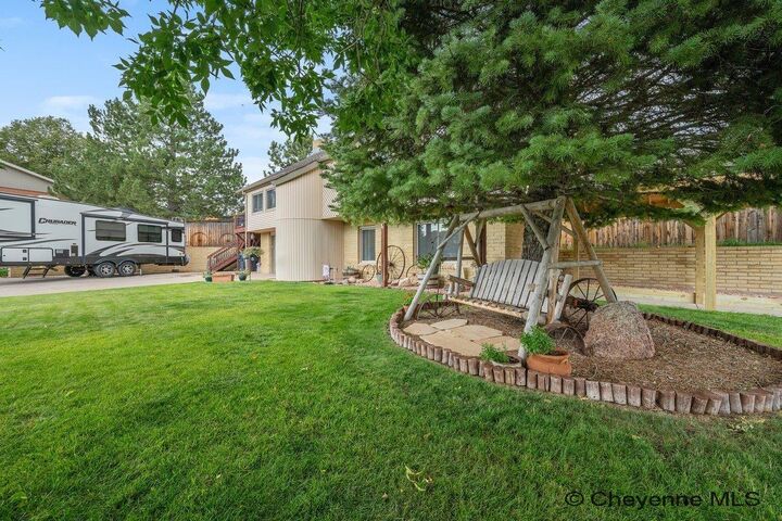 Property Photo:  900 Ponderosa Rd  WY 82009 