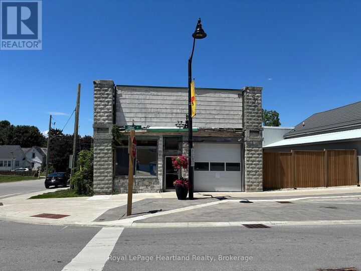 Property Photo:  30 Isaac Street  ON N0M 1L0 