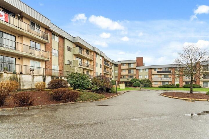 Property Photo:  45598 McIntosh Drive 209  BC V2P 7J3 