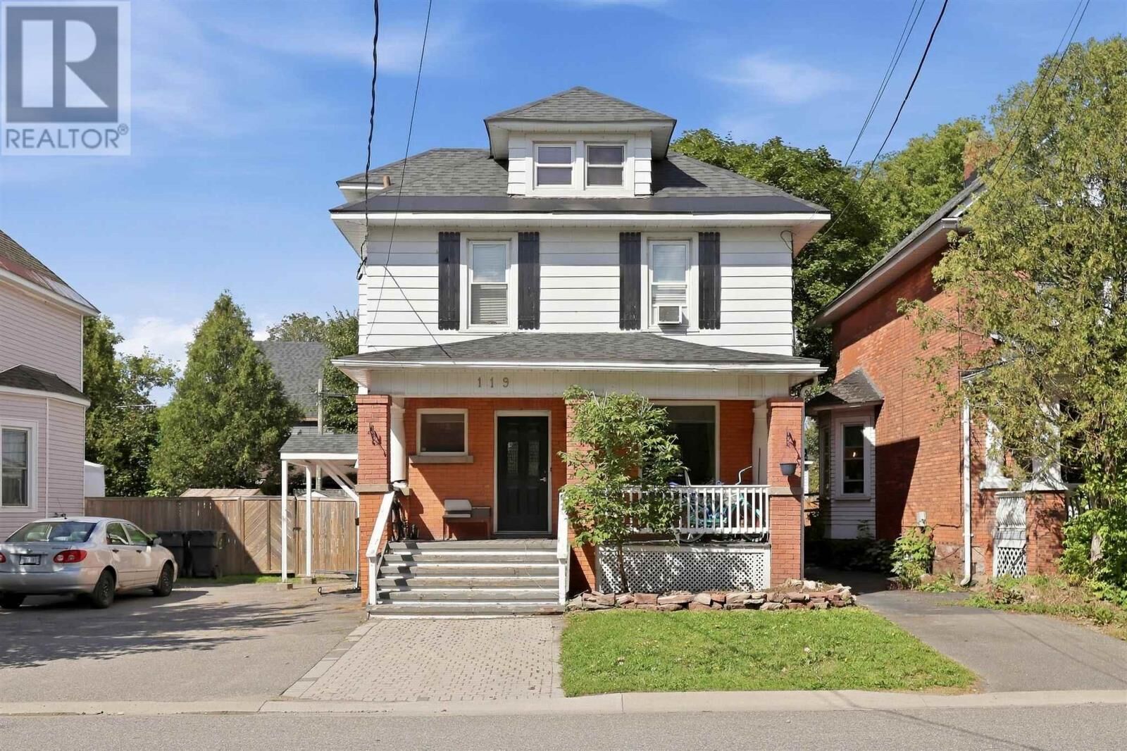Property Photo:  119 Kohler St  ON P6A 3V2 