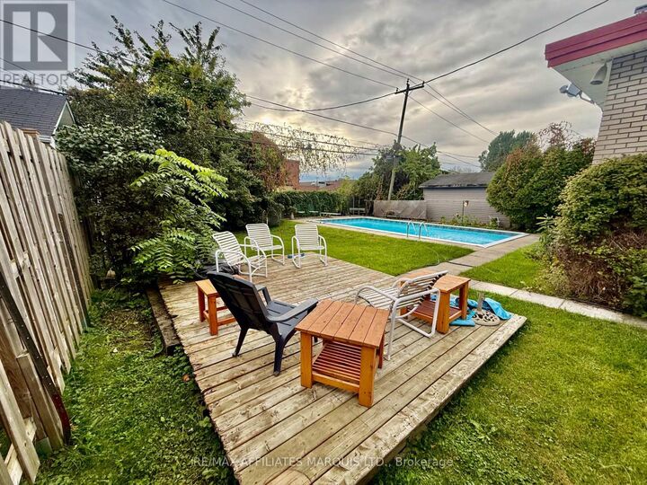 Property Photo:  403 Anderson Drive  ON K6H 5N4 