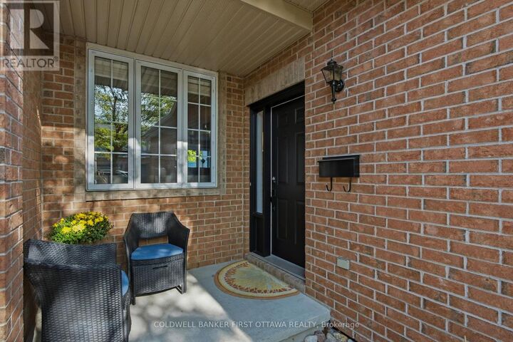 Property Photo:  50 Cargrove Private  ON K1K 4Y6 