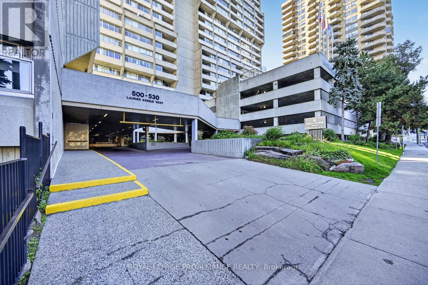 Property Photo:  500 Laurier Avenue West 907  ON K1R 5E1 