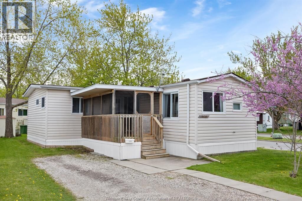 Property Photo:  326 Beverly  ON N8M 2C1 