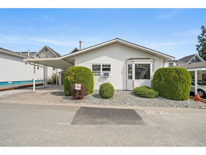 Property Photo:  8078 King George Boulevard 6  BC V3W 5B5 