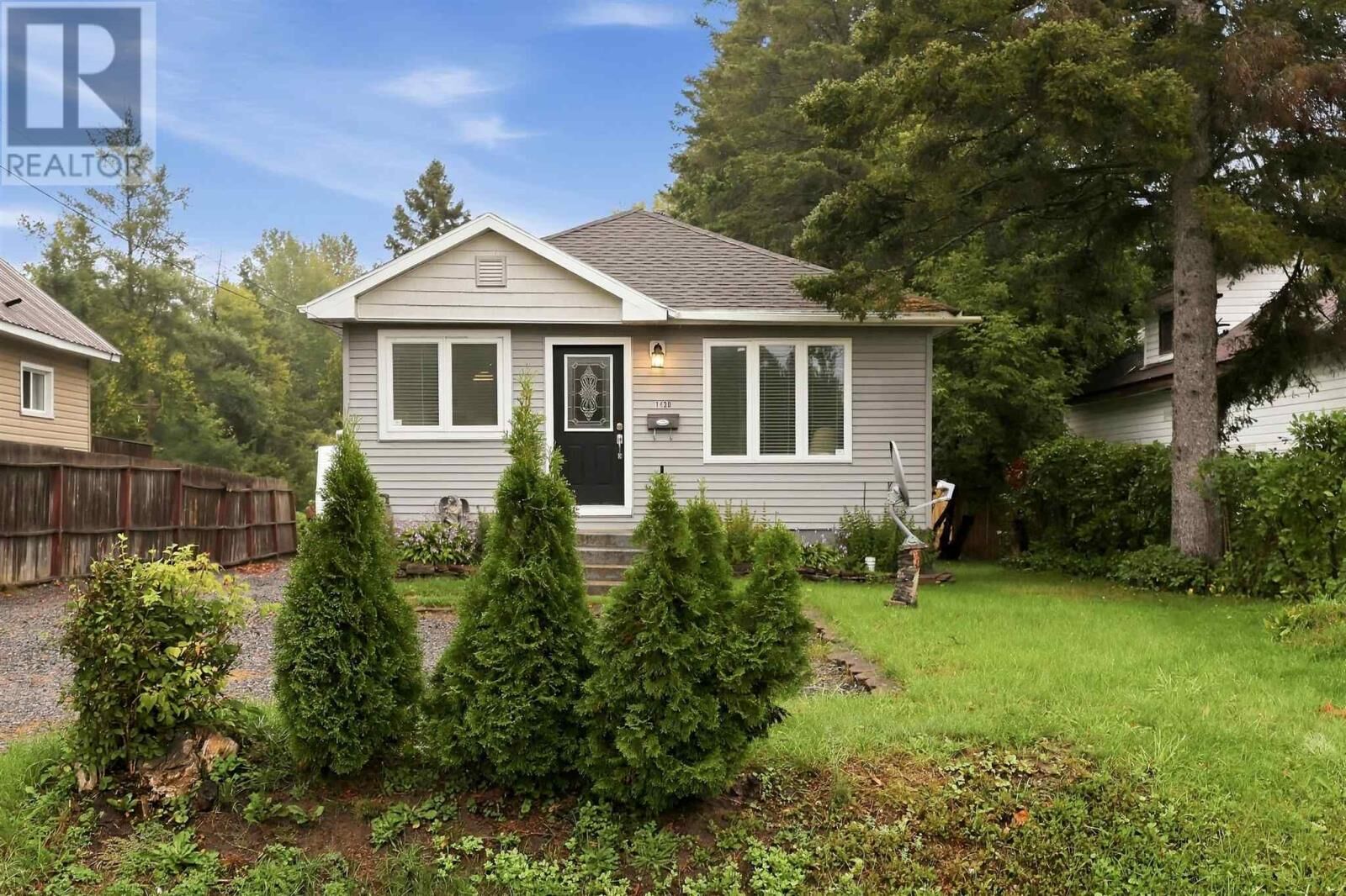 Property Photo:  1430 Peoples Rd  ON P6C 3W8 