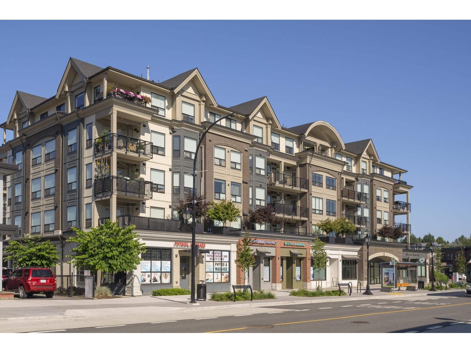 Photo de la propriété:  2493 Montrose Avenue 418  BC V2S 3T2 