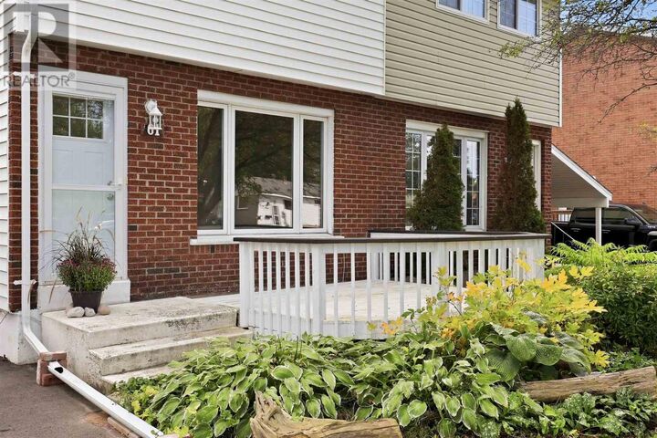Property Photo:  61 Williams St  ON P6A 5V3 