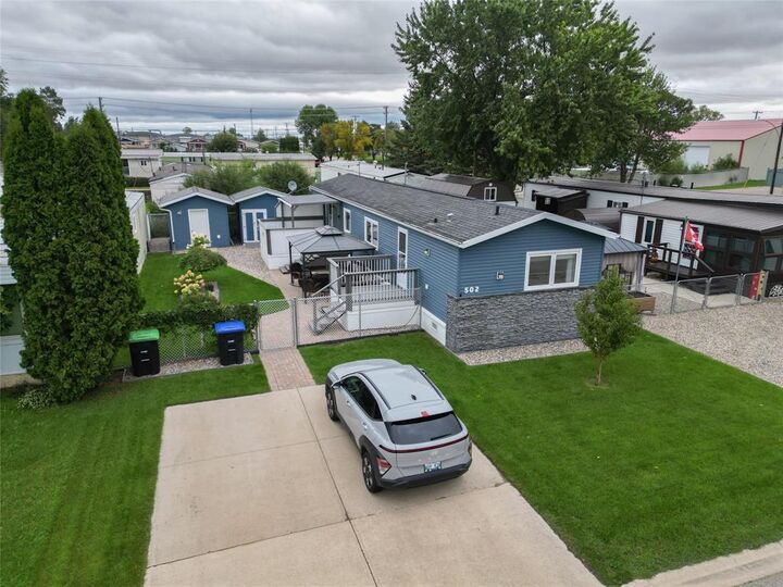 Property Photo: 502 Centre Avenue MB R7C 0A4