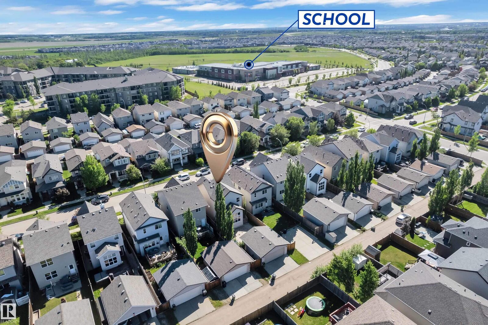 Property Photo:  621 McDonough Link Link NW  AB T5Y 0M8 