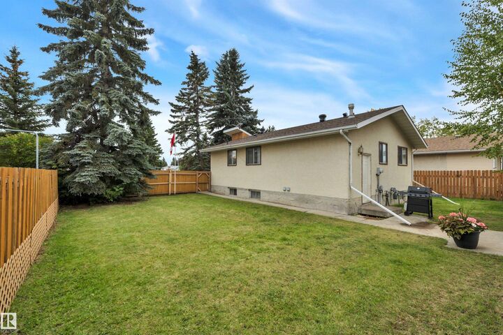 Property Photo:  5308 37A Avenue  AB T9A 2N8 