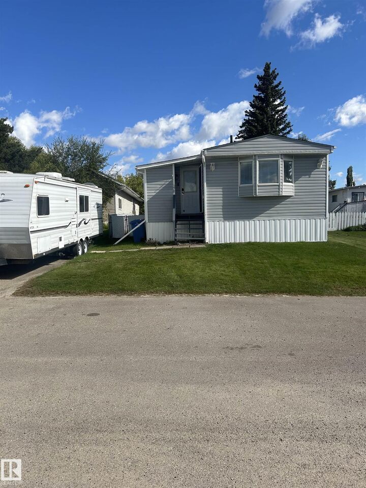 Property Photo:  170 Parkland Drive  AB T7X 3N7 