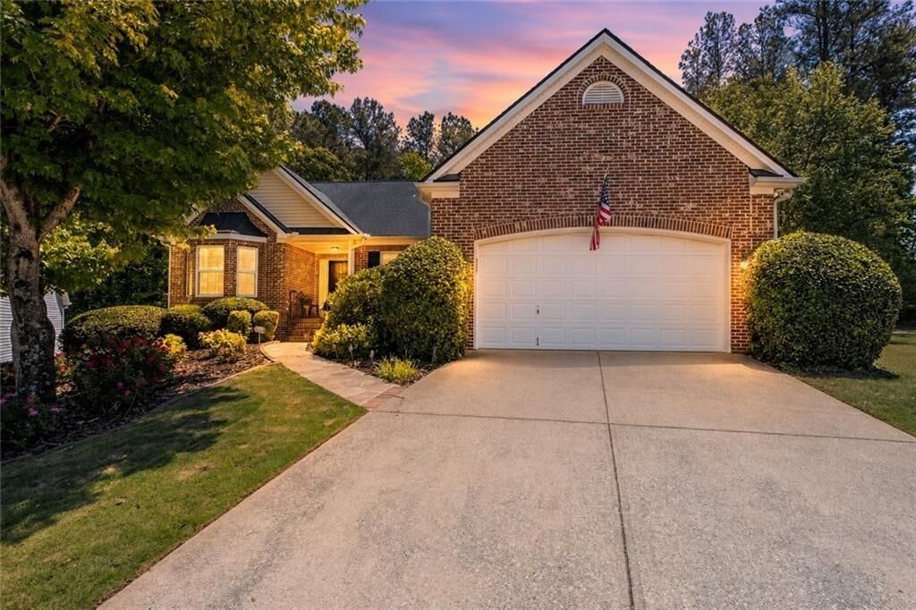 Property Photo: 4057 Roslindale Lane GA 30519