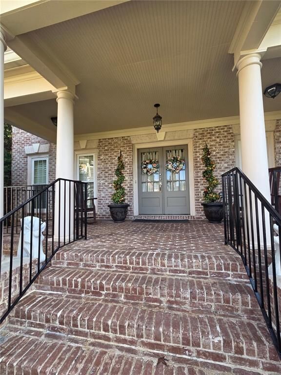Property Photo: 4690 Prestbury Drive GA 30024