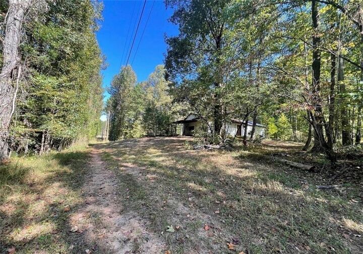 Property Photo:  