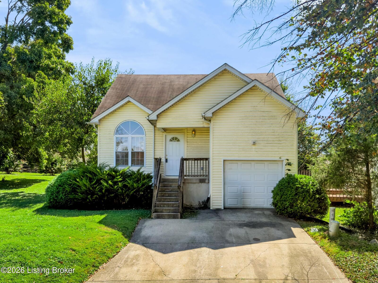 Property Photo: 8104 Hudson Ln KY 40291