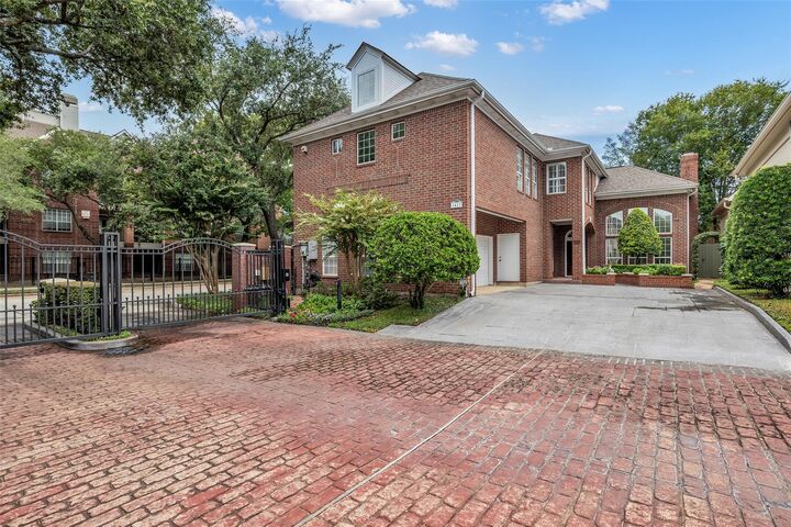 Property Photo:  1413 Winrock Boulevard  TX 77057 