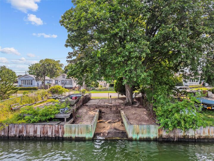 Property Photo:  81 Wilson Avenue  NY 11701 
