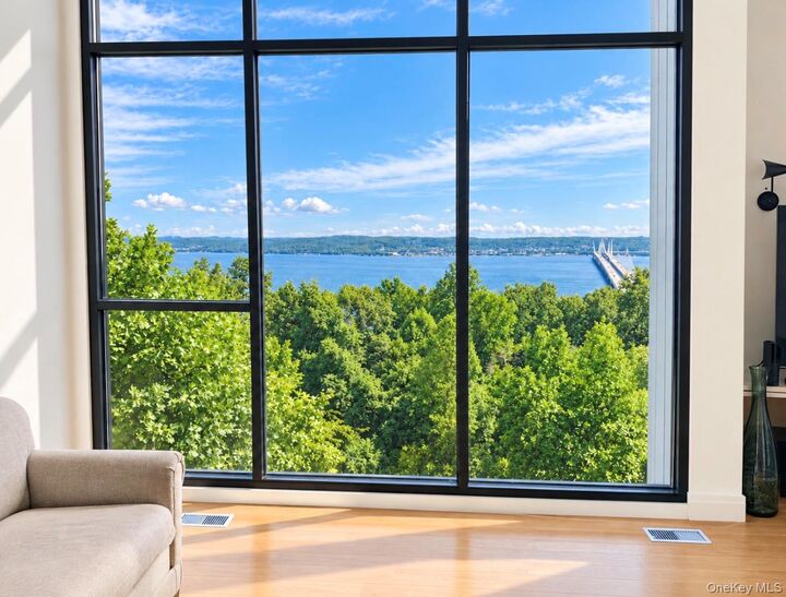 Property Photo:  288 South Boulevard  NY 10960 