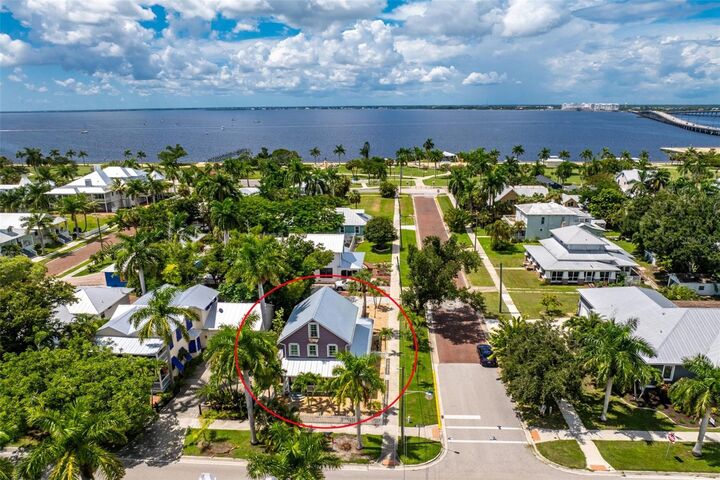 Property Photo:  502 W Marion Avenue  FL 33950 