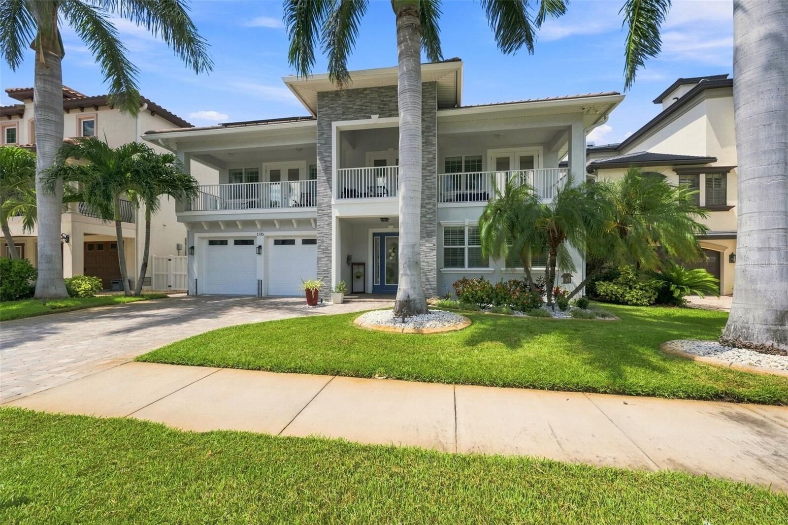 Property Photo:  116 Forest Hills Drive  FL 33708 