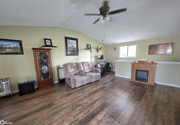 Property Photo:  16464 Dmc Highway 34  IA 52655 