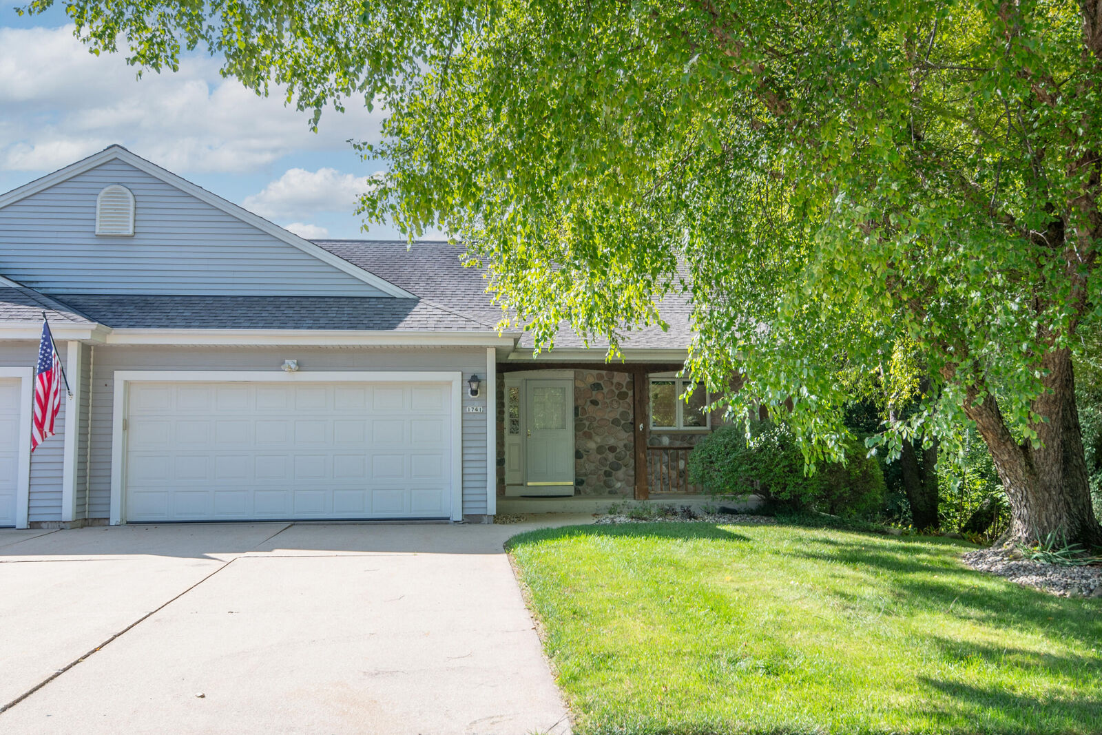 Property Photo: 1741 Cherokee Rd WI 53024