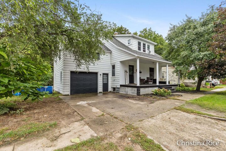 Property Photo:  403 E Cass Street  MI 48838 
