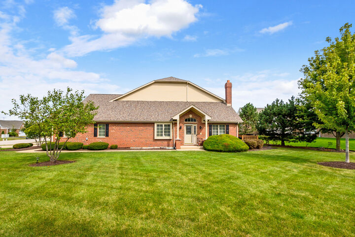 Property Photo: 1876 Royalglen Drive IL 60451