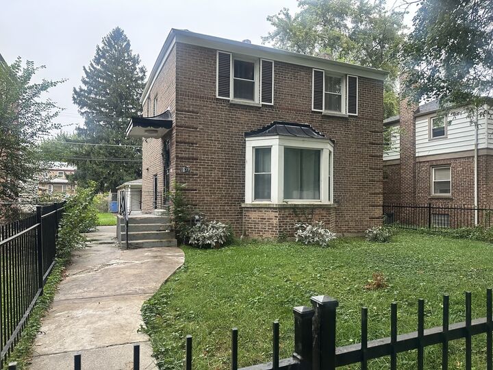 Property Photo: 9939 S Paxton Avenue IL 60617