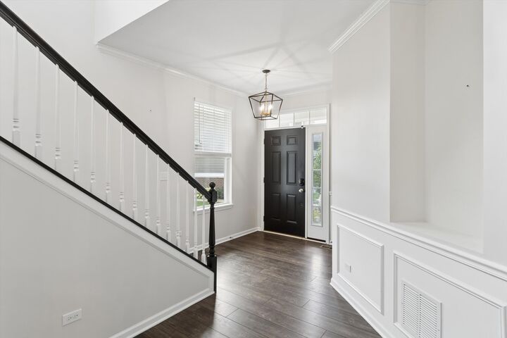 Property Photo:  27W116 Redbud Lane  IL 60190 