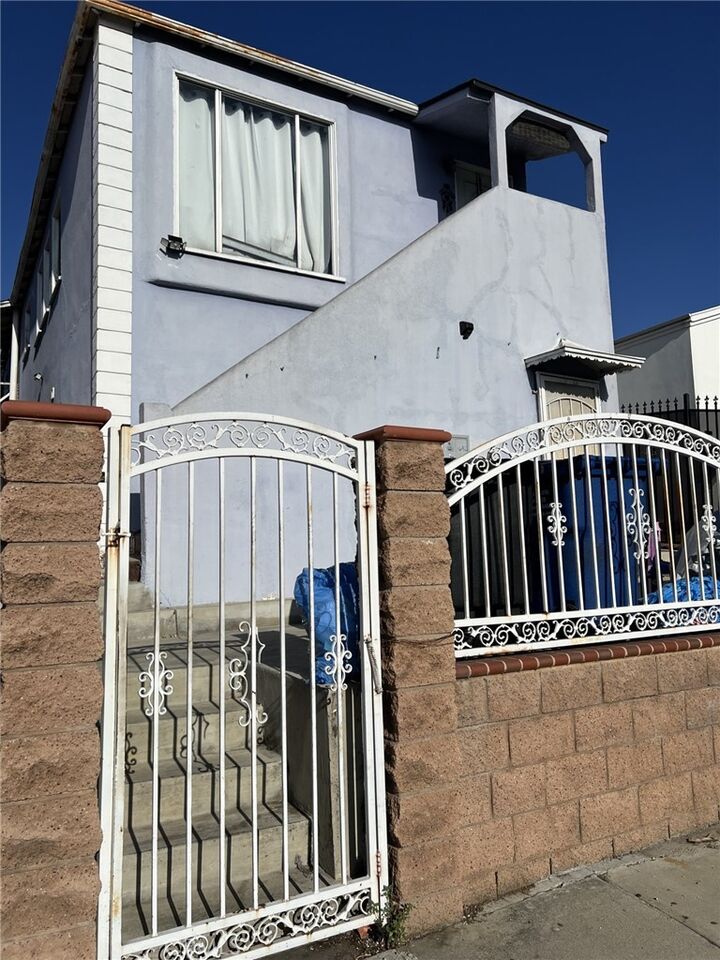 Property Photo: 1454 N Eastern Avenue CA 90063
