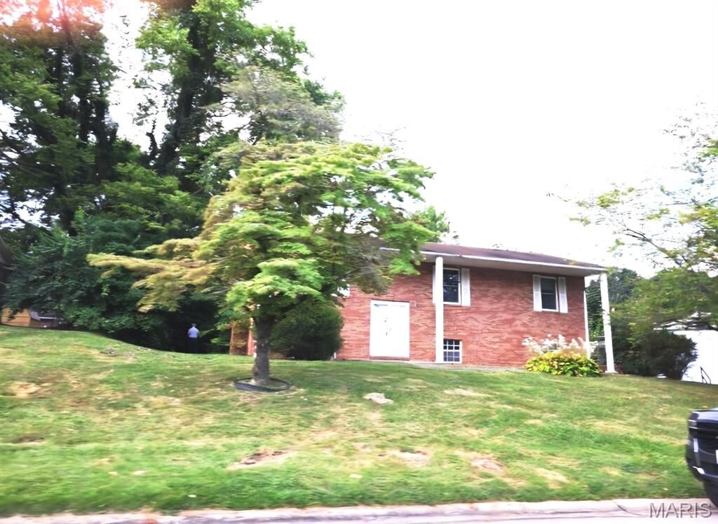 Property Photo:  27 Matterhorn Drive  IL 62034 