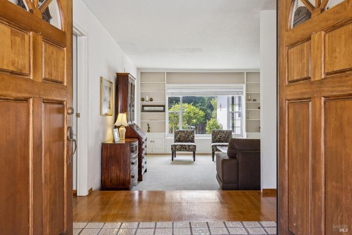 Property Photo: 16 Cottonwood Drive CA 94901